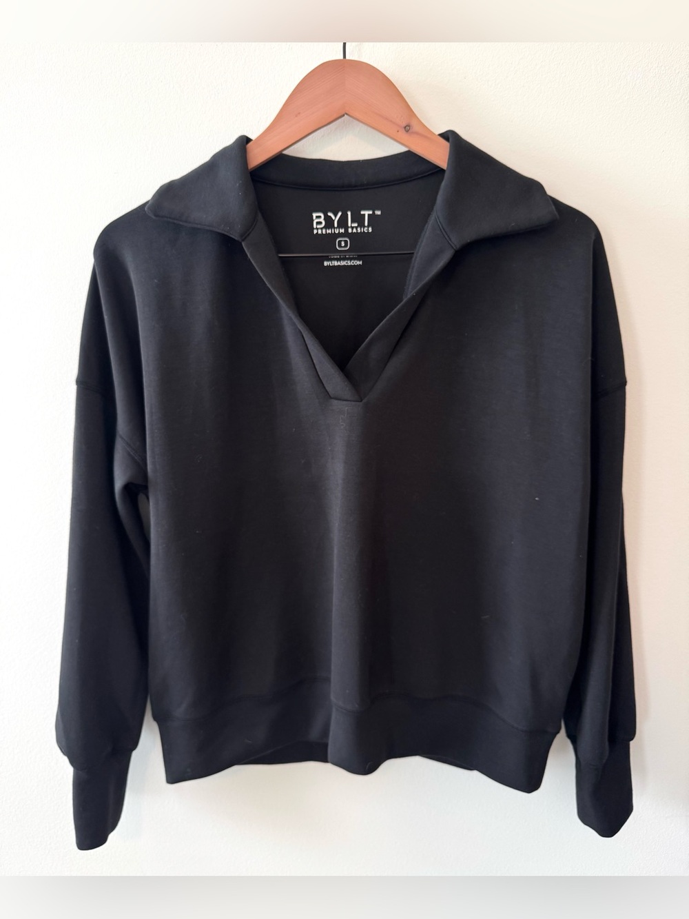 BYLT Premium Basics Women’s Black Collared V-Neck Pullover Size Small